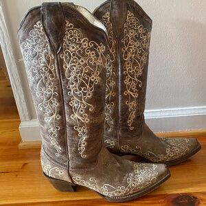 Cowgirl boots Corral A1094 - WOMEN'S BONE COLOR FLORAL EMBROIDERY COWBOY BOOT
